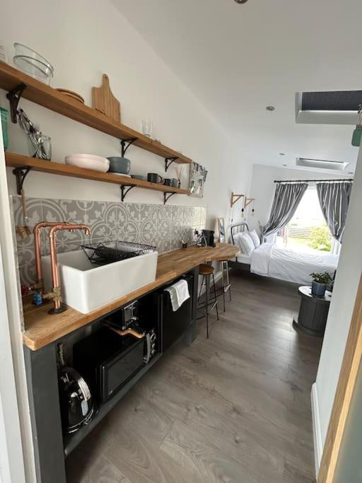 Little Clover Malborough Extérieur photo